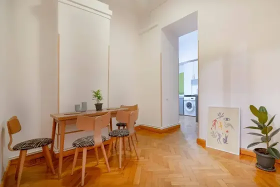 ქირავდება 3 ოთახიანი ბინა 60მ² 1/5 სართ თბილისი