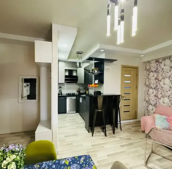 ქირავდება 2 ოთახიანი ბინა 61მ² 7/7 სართ თბილისი