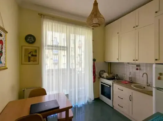 ქირავდება 1 ოთახიანი ბინა 50მ² 2/8 სართ თბილისი