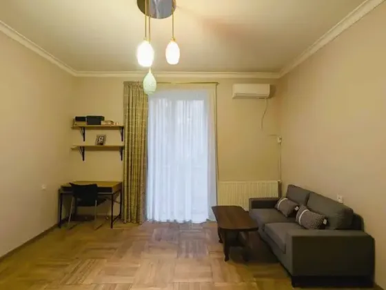 ქირავდება 1 ოთახიანი ბინა 50მ² 2/8 სართ თბილისი