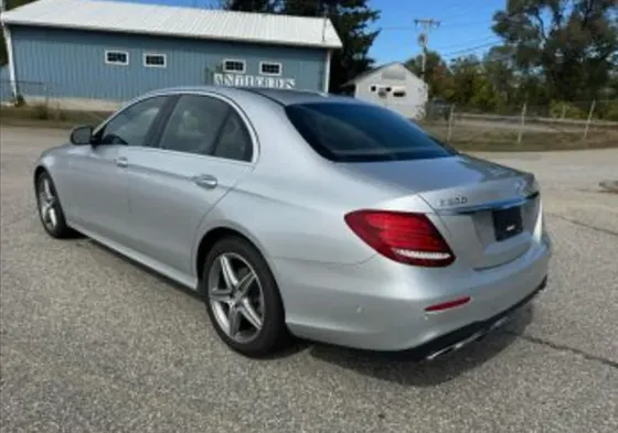 Mercedes E 2L 2017 Тбилиси