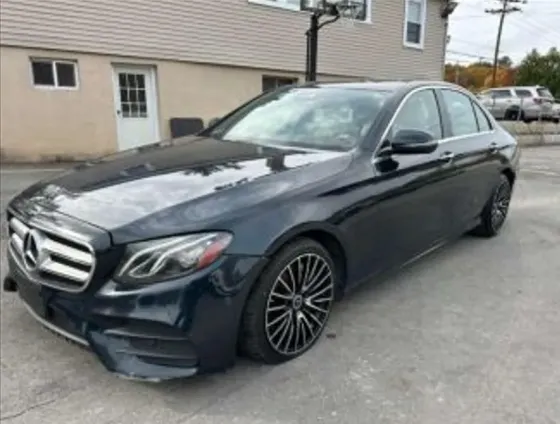 Mercedes E 2L 2017 Тбилиси