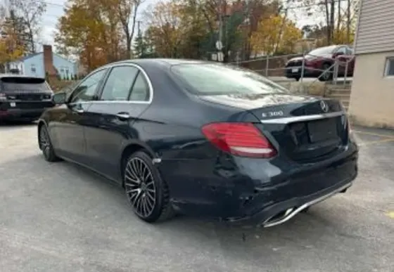 Mercedes E 2L 2017 Тбилиси