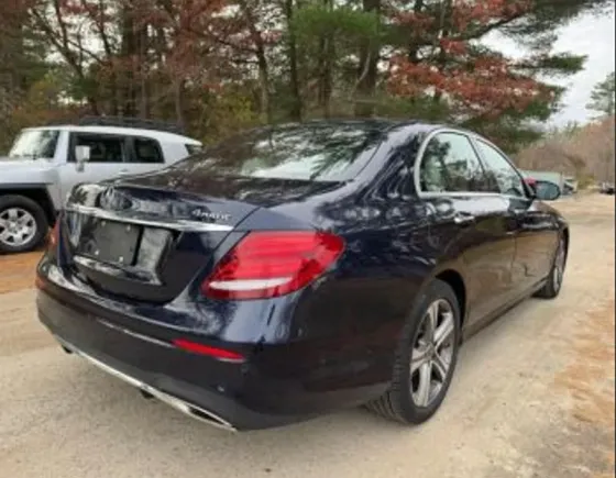 Mercedes E 2L 2018 Тбилиси