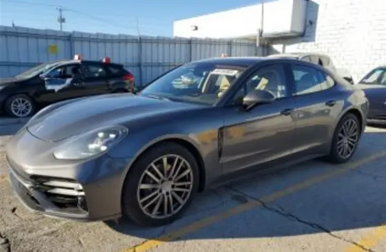 Porsche Panamera 2017 Тбилиси