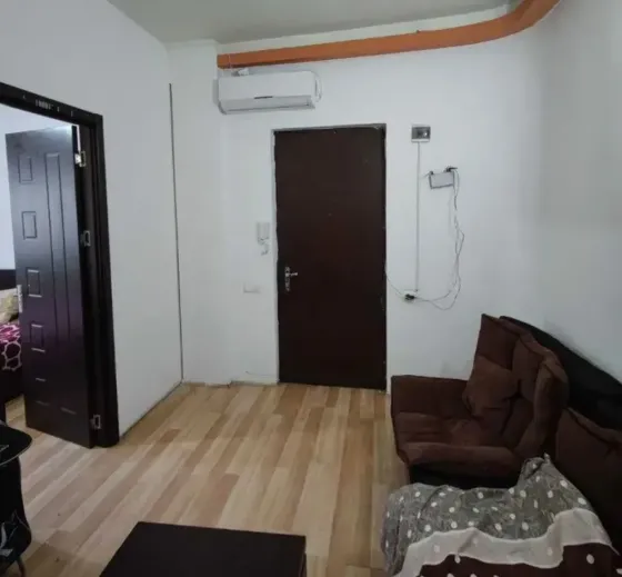 ქირავდება 3 ოთახიანი ბინა 55მ² 12/16 სართ თბილისი