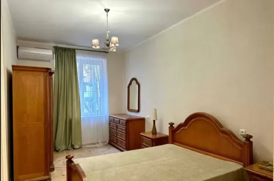 ქირავდება 2 ოთახიანი ბინა 75მ² 2/5 სართ თბილისი