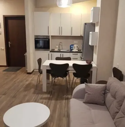 ქირავდება 2 ოთახიანი ბინა 55მ² 15/20 სართ თბილისი