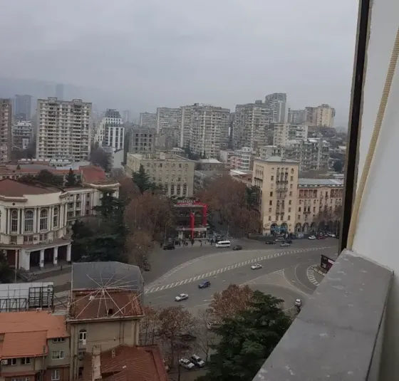 ქირავდება 2 ოთახიანი ბინა 55მ² 15/20 სართ თბილისი