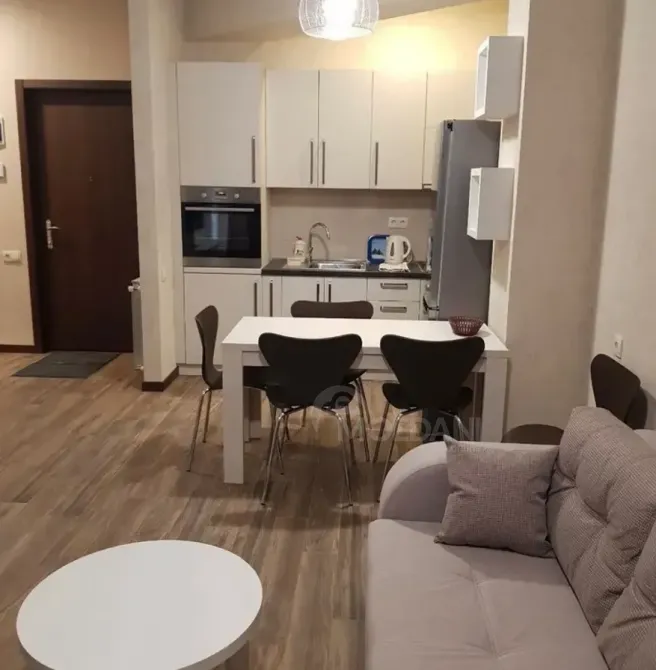 ქირავდება 2 ოთახიანი ბინა 55მ² 15/20 სართ თბილისი - photo 1