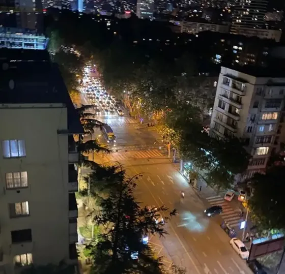 ქირავდება 2 ოთახიანი ბინა 60მ² 10/16 სართ თბილისი