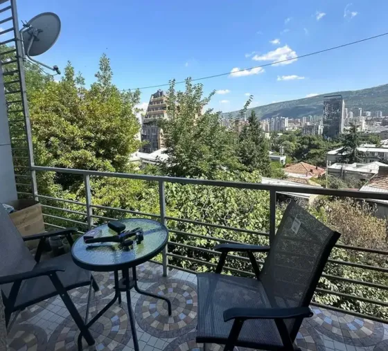 Продам 2-комн. квартиру 60м² 3/5 эт. Тбилиси