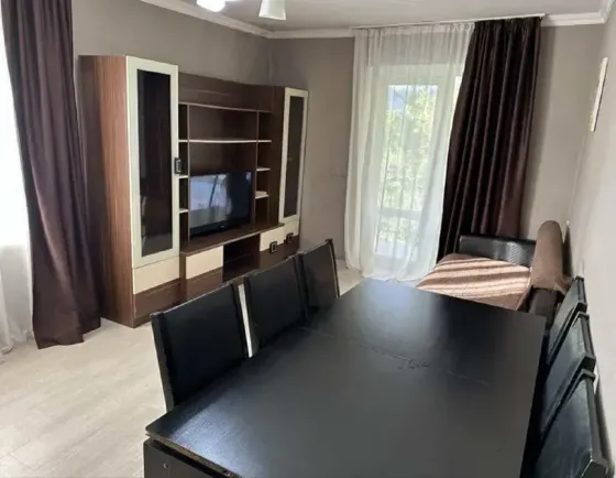 ქირავდება 2 ოთახიანი ბინა 45მ² 5/5 სართ თბილისი