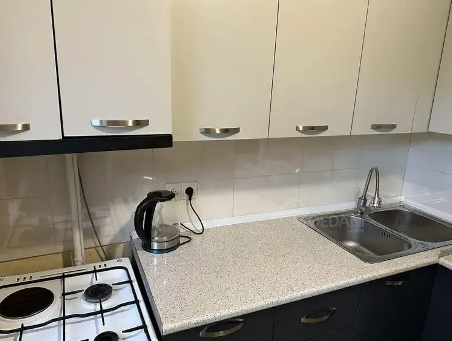 ქირავდება 2 ოთახიანი ბინა 45მ² 5/5 სართ თბილისი - photo 4