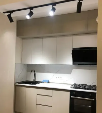 ქირავდება 2 ოთახიანი ბინა 50მ² 6/22 სართ თბილისი