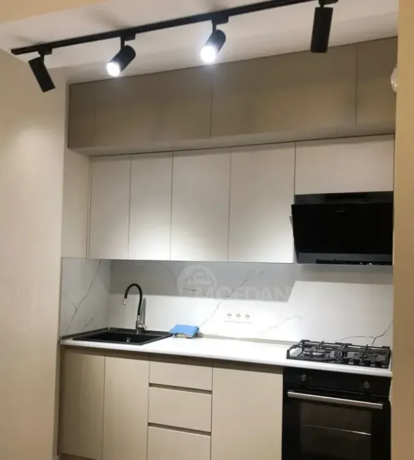 ქირავდება 2 ოთახიანი ბინა 50მ² 6/22 სართ თბილისი - photo 1