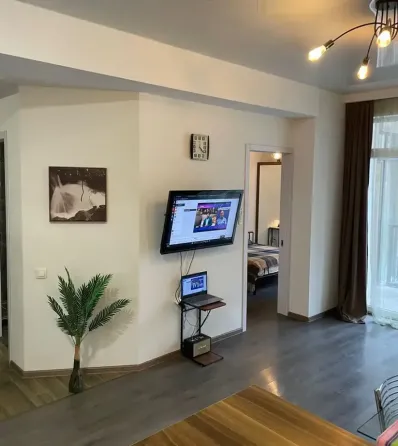 ქირავდება 2 ოთახიანი ბინა 60მ² 2/9 სართ თბილისი