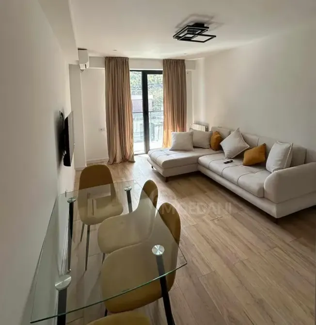 ქირავდება 3 ოთახიანი ბინა 70მ² 4/5 სართ თბილისი - photo 1