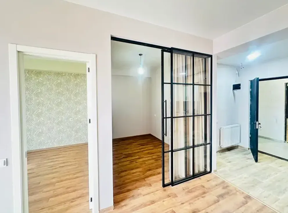 იყიდება 3 ოთახიანი ბინას 63.8მ² 6/11 სართ თბილისი - photo 1