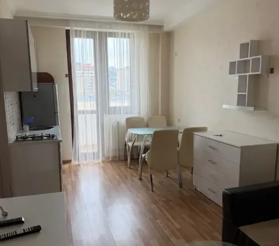 ქირავდება 2 ოთახიანი ბინა 45მ² 2/9 სართ თბილისი