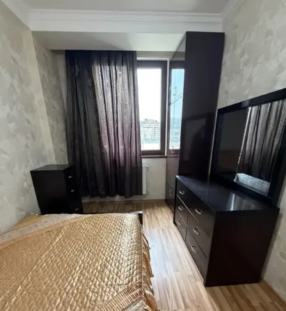 ქირავდება 2 ოთახიანი ბინა 45მ² 2/9 სართ თბილისი