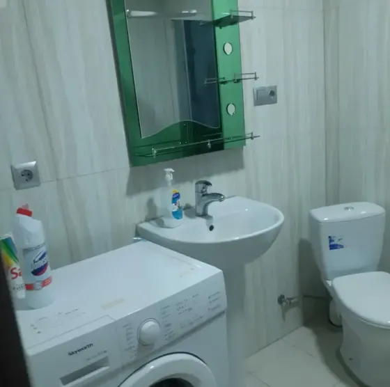 ქირავდება 2 ოთახიანი ბინა 60მ² 7/12 სართ თბილისი