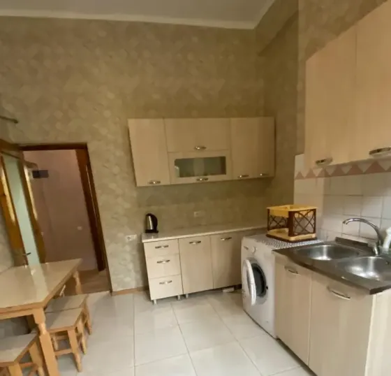 ქირავდება 4 ოთახიანი ბინა 90მ² 3/5 სართ თბილისი