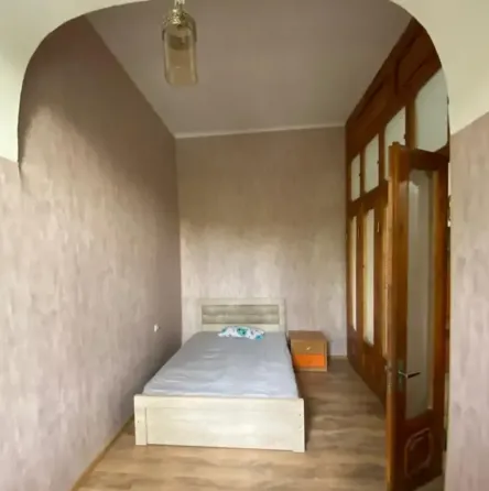 ქირავდება 4 ოთახიანი ბინა 90მ² 3/5 სართ თბილისი