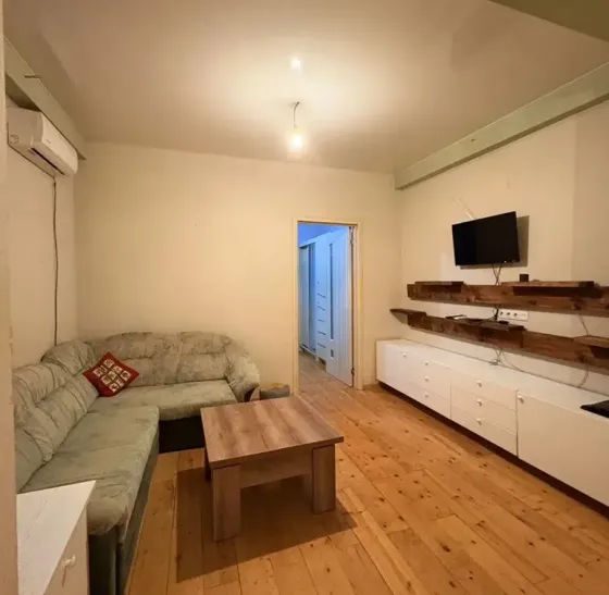 ქირავდება 3 ოთახიანი ბინა 51მ² 11/12 სართ თბილისი