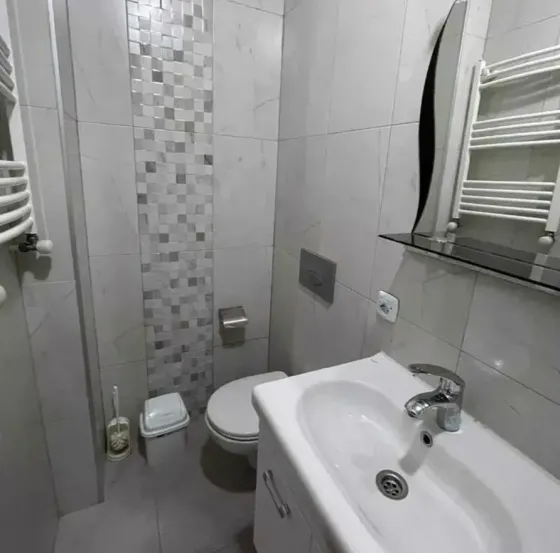 ქირავდება 2 ოთახიანი ბინა 45მ² 7/12 სართ თბილისი