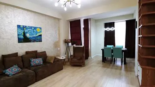 Сдам 3-комн. квартиру на сутки в Тбилиси  75м² 12/13 эт. Тбилиси