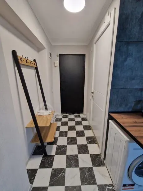 Apartments For Sale two-room 30м² 1/5 floor Tbilisi - photo 2