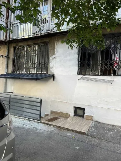 Apartments For Sale five-room 121м² 1/5 floor Tbilisi - photo 1