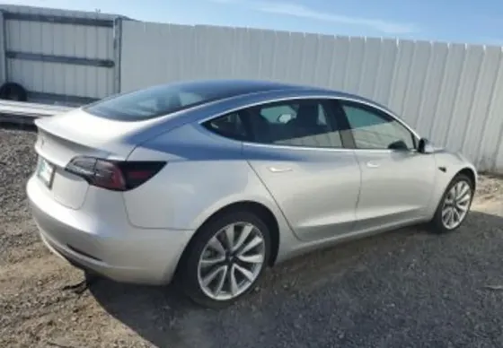 Tesla Model 3 2018 Тбилиси