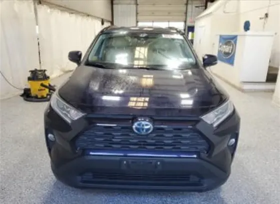 Toyota RAV4 2.5L 2020 Тбилиси