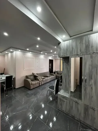 ქირავდება 3 ოთახიანი ბინა 75მ² 3/8 სართ თბილისი