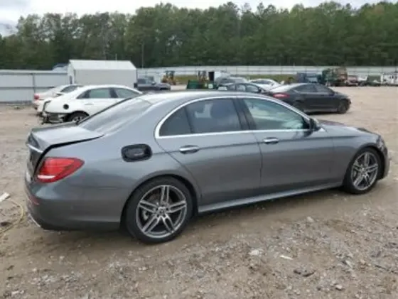 Mercedes C 2L 2017 Тбилиси