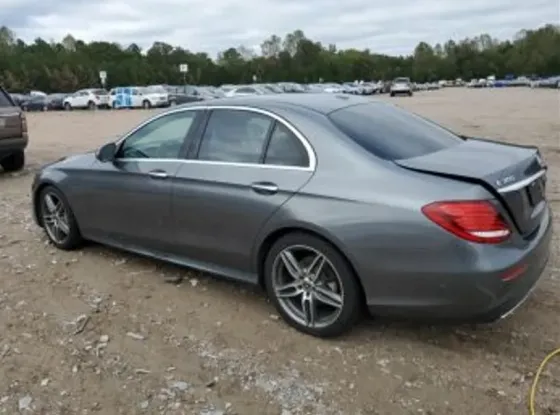 Mercedes C 2L 2017 Тбилиси