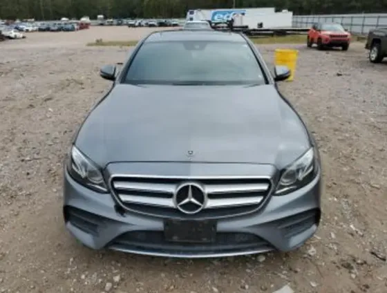 Mercedes C 2L 2017 Тбилиси