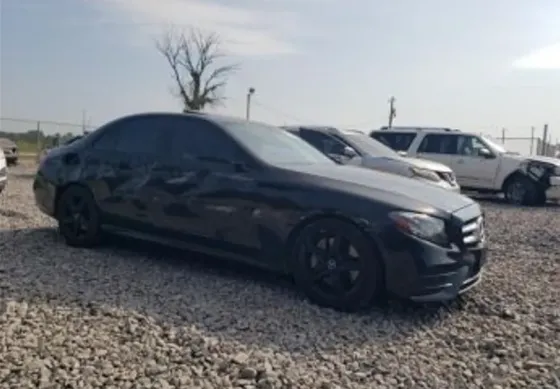 Mercedes E 2L 2017 Тбилиси