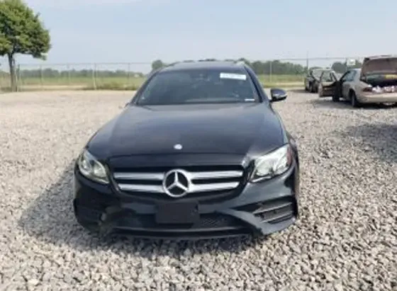 Mercedes E 2L 2017 Тбилиси