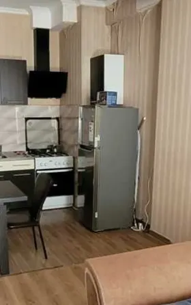 ქირავდება 2 ოთახიანი ბინა 65მ² 8/10 სართ თბილისი