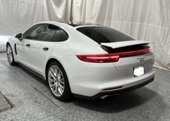 Porsche Panamera 2018 Тбилиси