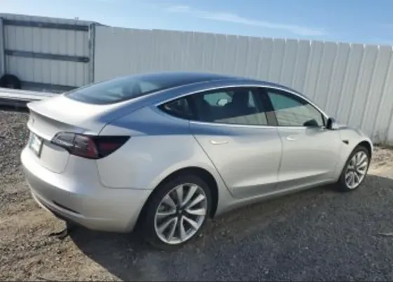 Tesla Model 3 2018 Тбилиси