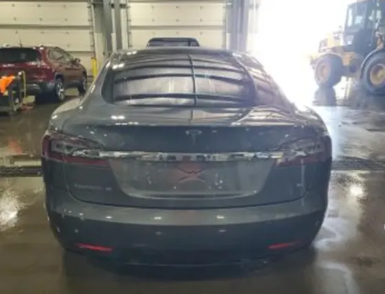 Tesla Model S 2016 Тбилиси