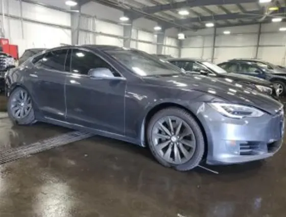 Tesla Model S 2016 Тбилиси