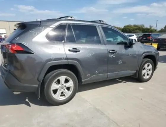 Toyota RAV4 2.5L 2021 Тбилиси