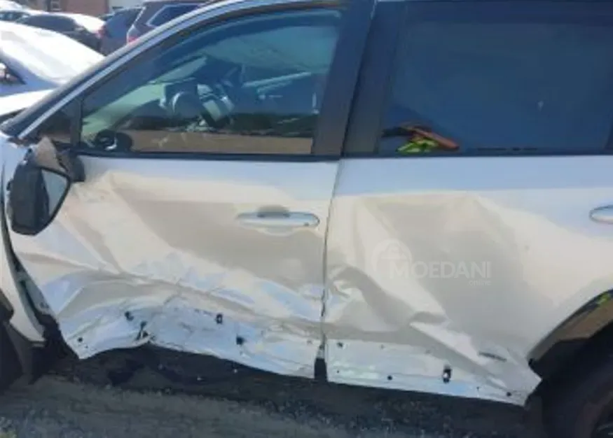 Toyota RAV4 2.5L 2024 Тбилиси - изображение 4