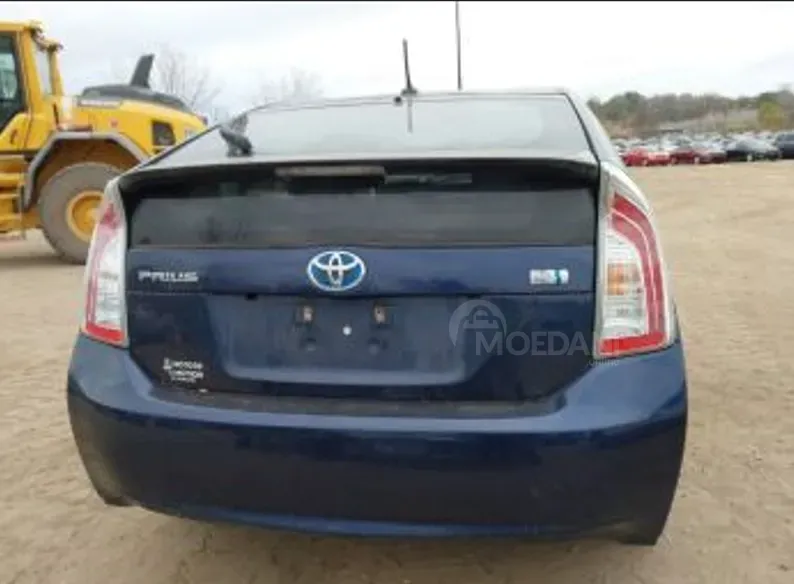 Toyota Prius 1.8L 2015 Тбилиси - изображение 3