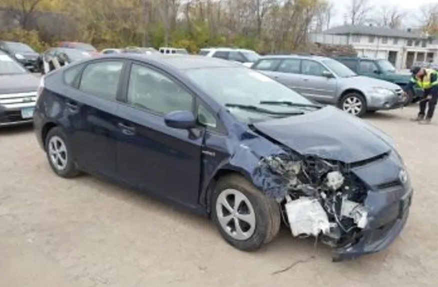 Toyota Prius 1.8L 2015 Тбилиси - изображение 6